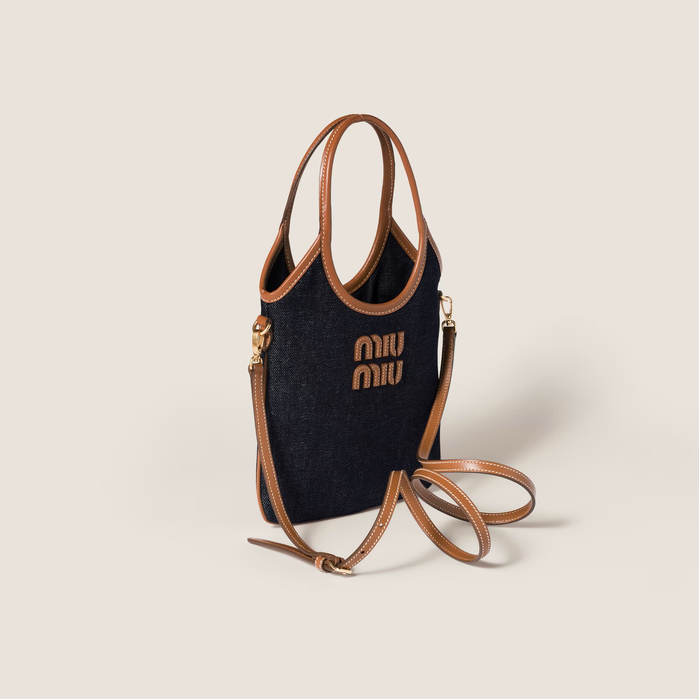 IVY denim handbag details